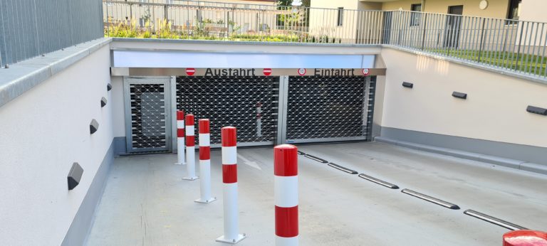 Parkgarage Eingang und Ausfahrt